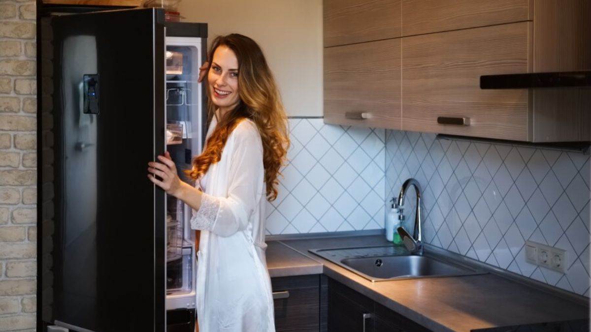 पड़ोसी भी पूछेंगे कहां से खरीदा? जब Wifi Connectivity वाला ये Refrigerator ले आएंगे घर, कीमत है हद्द से ज्यादा कम