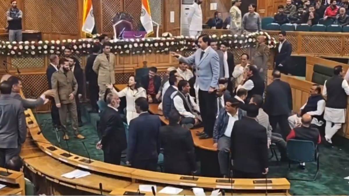 https://www.jagranimages.com/images/newimg/06112024/06_11_2024-jammu_kashmir_spcial_status_23827008_2051183.jpg
