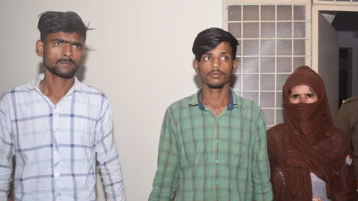 लाकड़ी फाजलपुर में सहायक प्राधनाचार्य के हत्यारोपित बाएं से शिवम राघव, हर्ष चौधरी, कविता राघव गिरफ्तार।जागरण