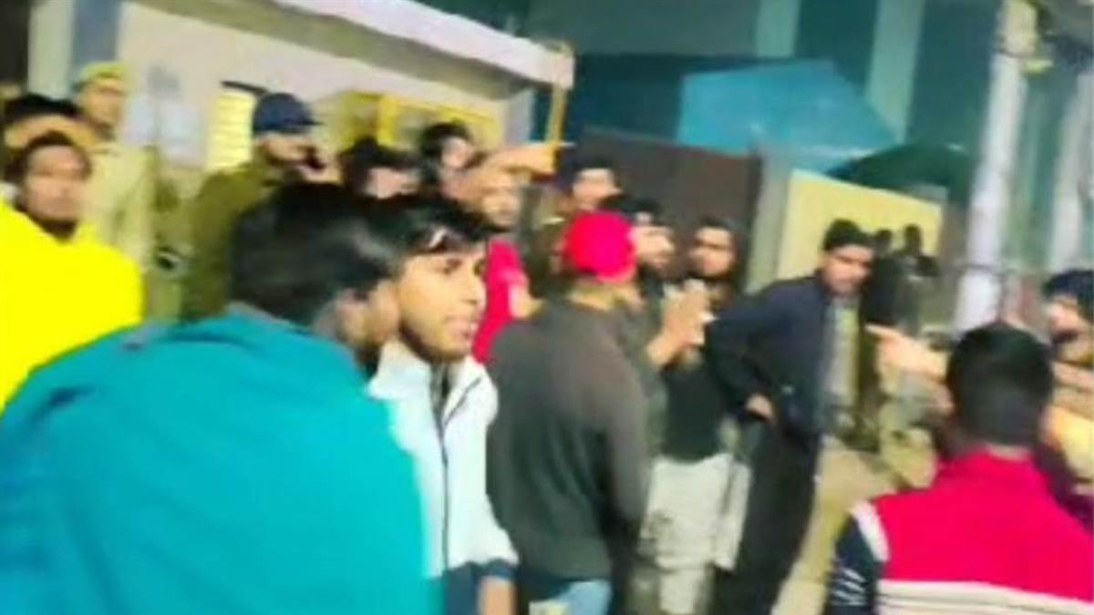 https://www.jagranimages.com/images/newimg/06112024/06_11_2024-noida_news_59_23826917.jpg