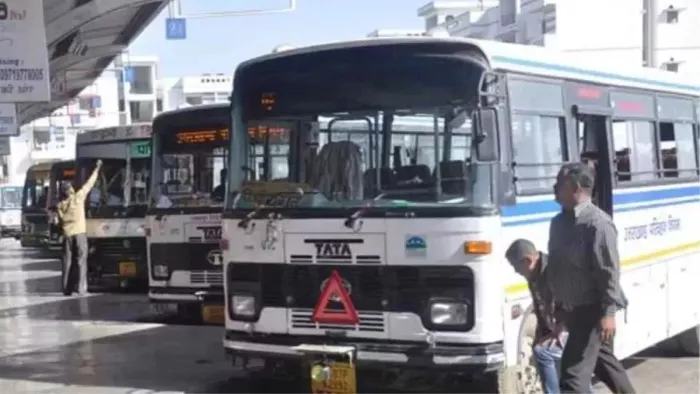 अल्मोड़ा में हुई बस दुर्घटना के बाद राज्य सरकार अलर्ट। जागरण