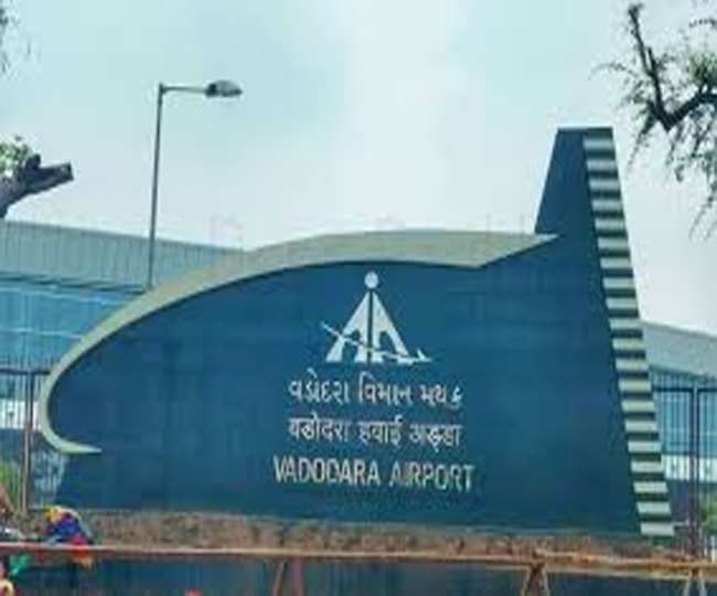 Vadodara Airport वडोदरा एयरपोर्ट पर कबूतर पकड़ने पर मिलेगा इनाम get