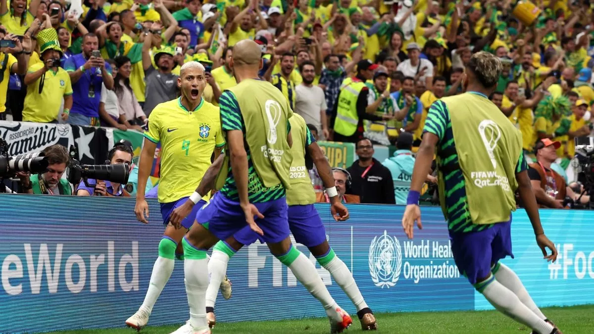 पांच बार के चैंपियन ब्राजील ने अंतिम-16 के मुकाबले में दक्षिण कोरिया को एकतरफा मुकाबले में 4-1 से हराया।