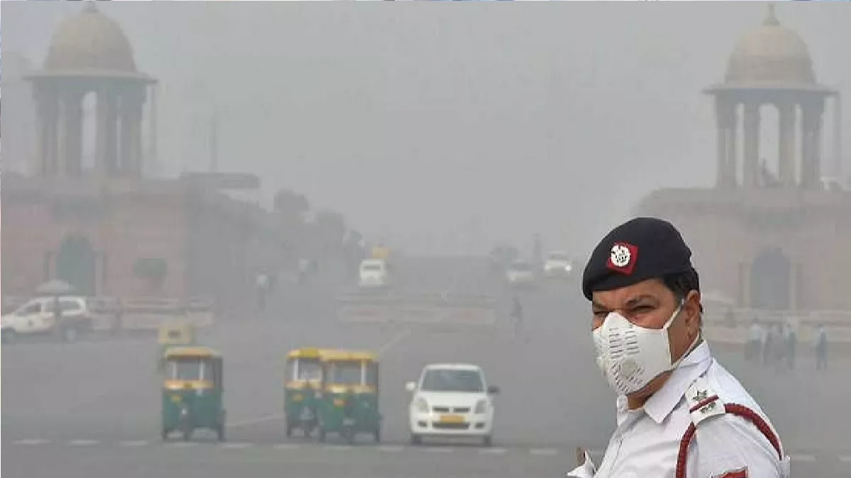 Delhi NCR Weather Update Today: दिल्ली की हवा अभी भी सांस लेने लायक नहीं