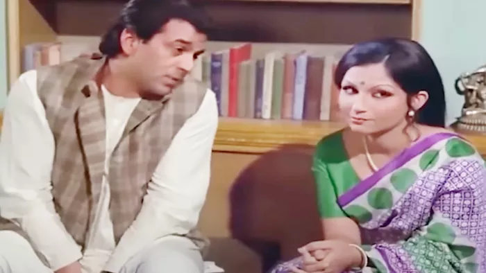 Dharmendra Worked With Sharmila Tagore in 8 Films. Photo-screenshot