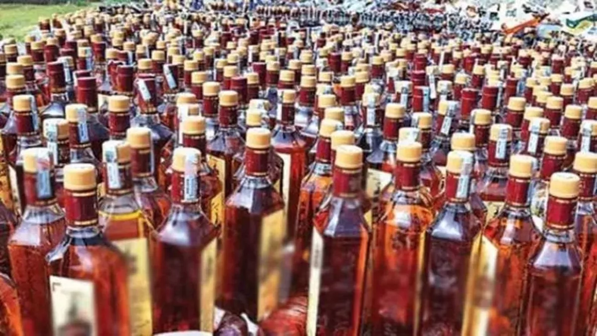 Sonipat: शराब की लाखों पेटियों का लेखा-जोखा ठेकेदारों के रिकॉर्ड से गायब, जुर्माना लगाकर रिकवरी के आदेश जारी