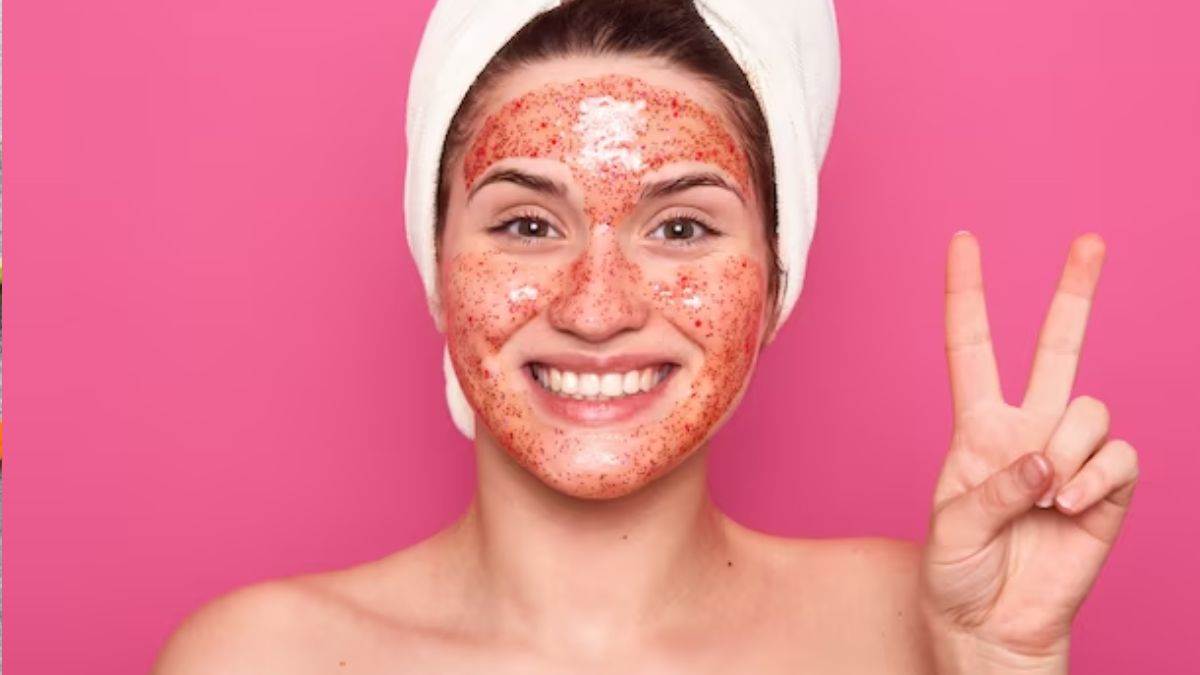 Homemade Sugar Scrub त्वचा की चमक बढ़ाना चाहते हैं, तो चेहरे पर लगाएं
