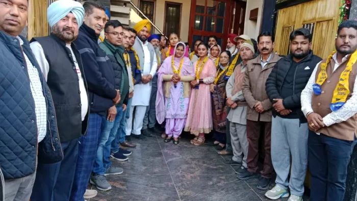 Punjab Politics: विधायक बलकार सिंह ने किया स्वागत, लुब्बा राम, राजू अरोड़ा, राजिंदर कालिया, गुरदीप सिंह मिंटू, अन्य मौजूद थे।