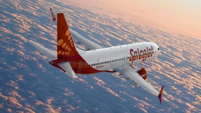 SpiceJet Emergency Landing: विमान में मौजूद सभी यात्री सुरक्षित हैं,