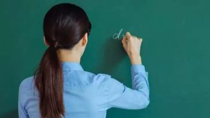शिक्षिका से अश्लील हरकत में प्रभारी प्रधानाध्यापक और टीचर निलंबित
