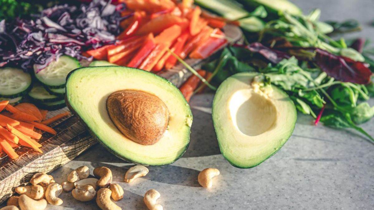 https://www.jagranimages.com/images/newimg/06122024/06_12_2024-superfoods_for_winter_1_23842767.jpg