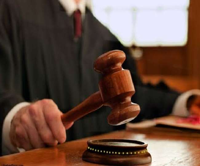 68500 शिक्षक भर्ती परीक्षा में योगी सरकार को बड़ी राहत, हाई कोर्ट ने कटऑफ अंक घटाने की मांग ठुकराई