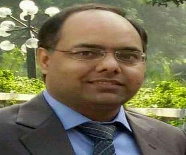 पटना के जिलाधिकारी डॉ. चंद्रशेखर सिंह। साभारः ट्विटरः