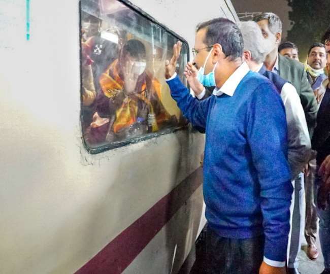 कोरोना के बढ़ते केस से अरविंद केजरीवाल की महत्वाकांक्षी योजना को लगा झटका