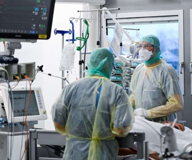 देश में कोरोना संक्रमण के मामले तेजी से बढ़ रहे हैं।
