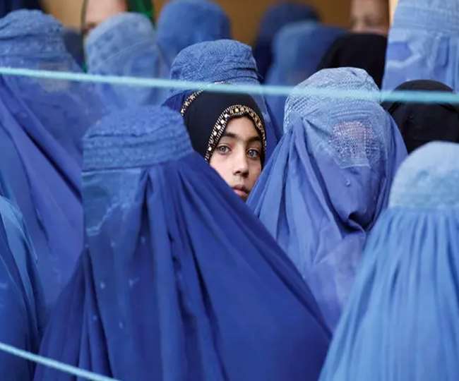 अफगानिस्तान में महिलाओं पर लगाए गए अजीब प्रतिबंध