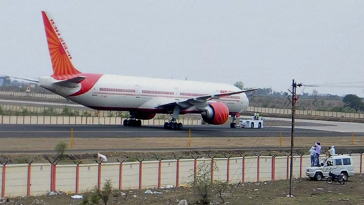 Air India: फ्लाइट में पेशाब कांड पर एयर इंडिया का एक्शन