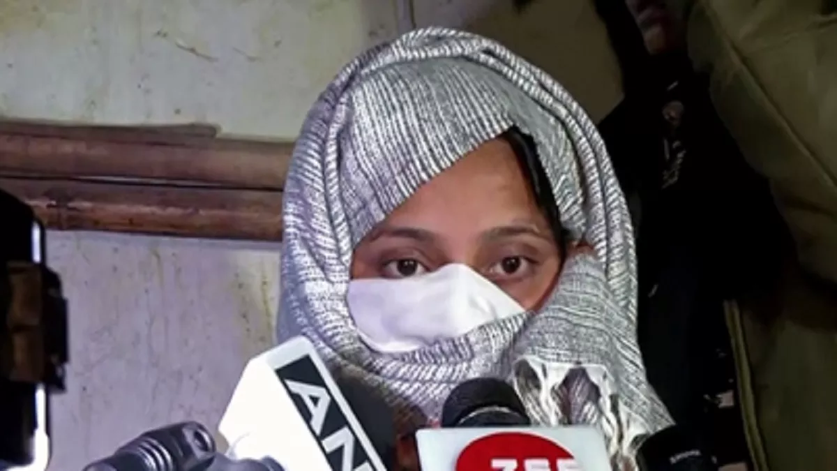 जिसने भरा पेट, उसे भी निधि ने दी गाली; आसपास के लोगों को चुप रहने की दे रही धमकी