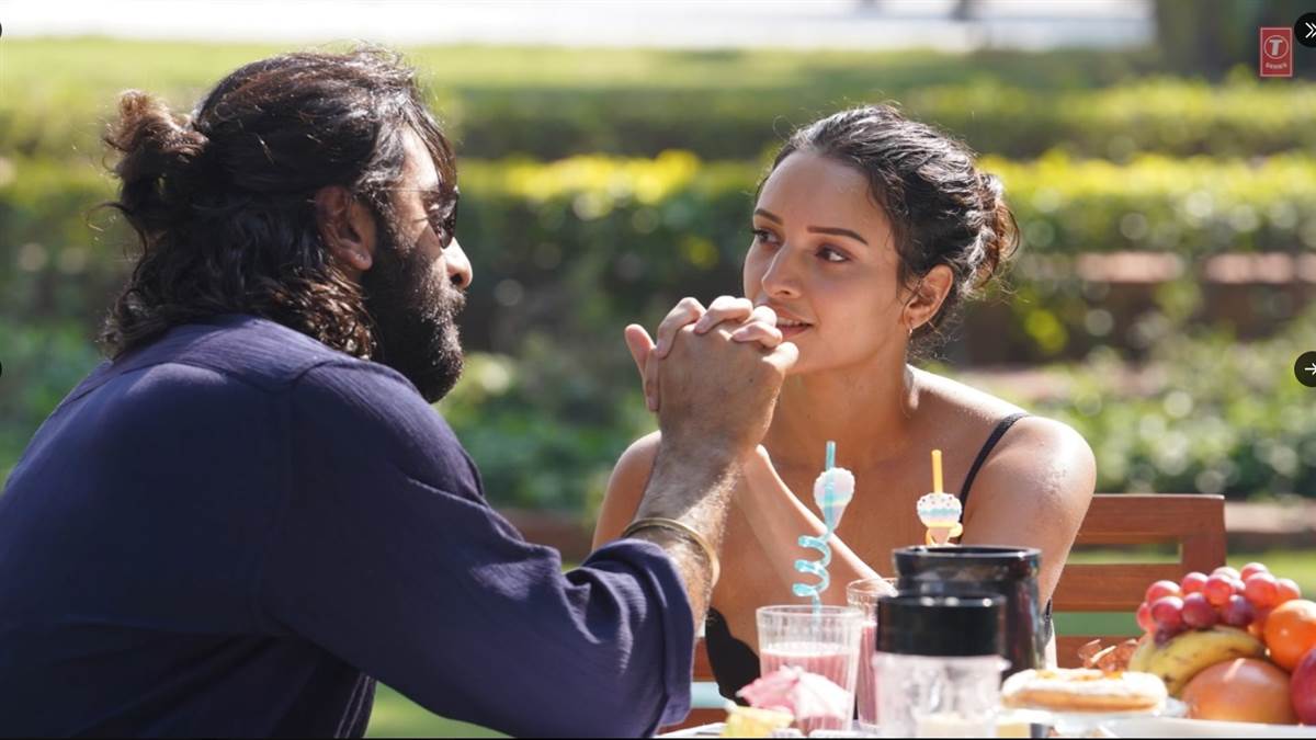 https://www.jagranimages.com/images/newimg/07012024/07_01_2024-ranbir_and_tripti_scenes_23623007_81621424.jpg