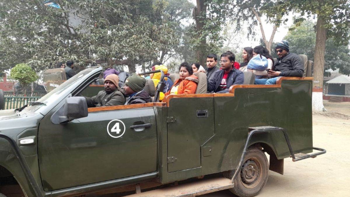 bihar tourism there is crowd of adventure loving tourists in valmikinagar tiger reserve