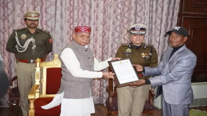 हिमाचल सरकार ने माउंटेन मैन छापेराम नेगी को किया सम्मानित