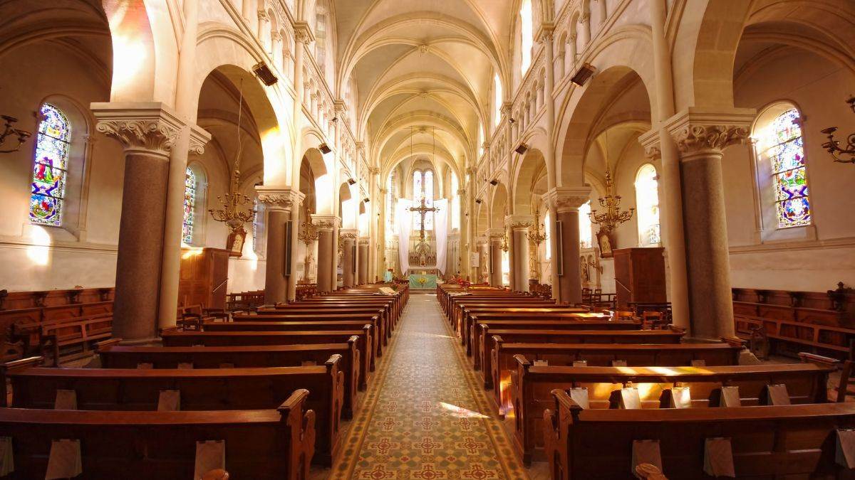 single men in america are leaving traditional churches and moving towards conservative churches