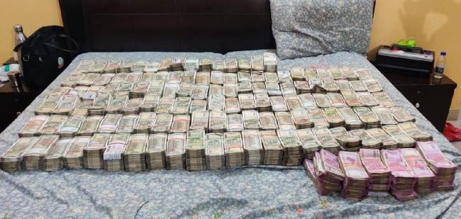 UP VIDHAN SABHA CHUNAW GAUTAM BUDHH nAGER - Uttar Pradesh Noida Crime News - मतदाताओं में वितरण को आई पौने चार करोड़ की रकम पकड़ी