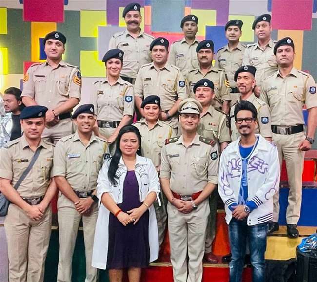 हिमाचल पुलिस जवानों के हुनर पर बधाइयों का तांता, सीएम जयराम ठाकुर और डीजीपी  ने भी दी प्रतिक्रिया - Himachal Pradesh Police Band Perform In Hunnarbaj CM  Jairam Thakur and DGP Also