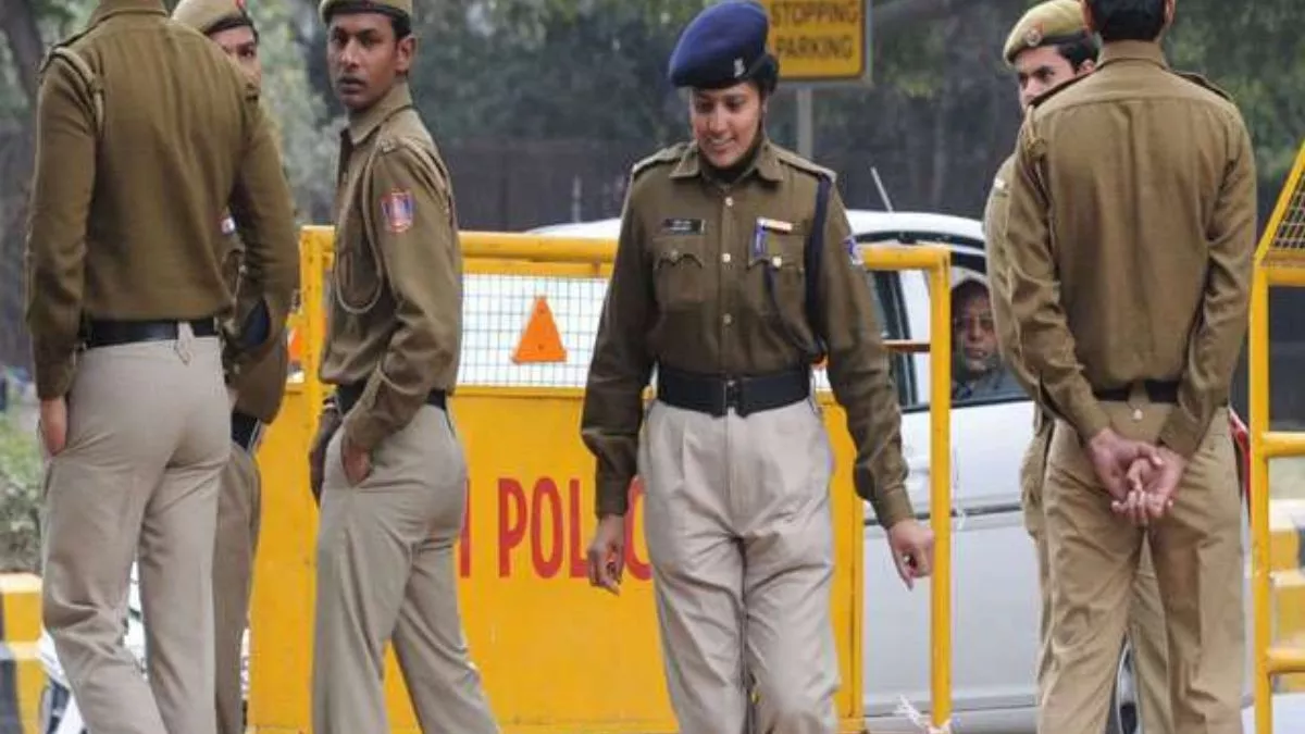 Delhi Crime: पुलिस को चकमा देकर 19 वर्षीय स्नैचर फरार, मामला दर्ज कर आगे की जांच जारी