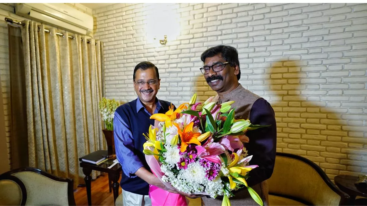 नई दिल्ली में मुख्यमंत्री हेमंत सोरेन से दिल्ली के मुख्यमंत्री अरविंद केजरीवाल ने मुलाकात की।