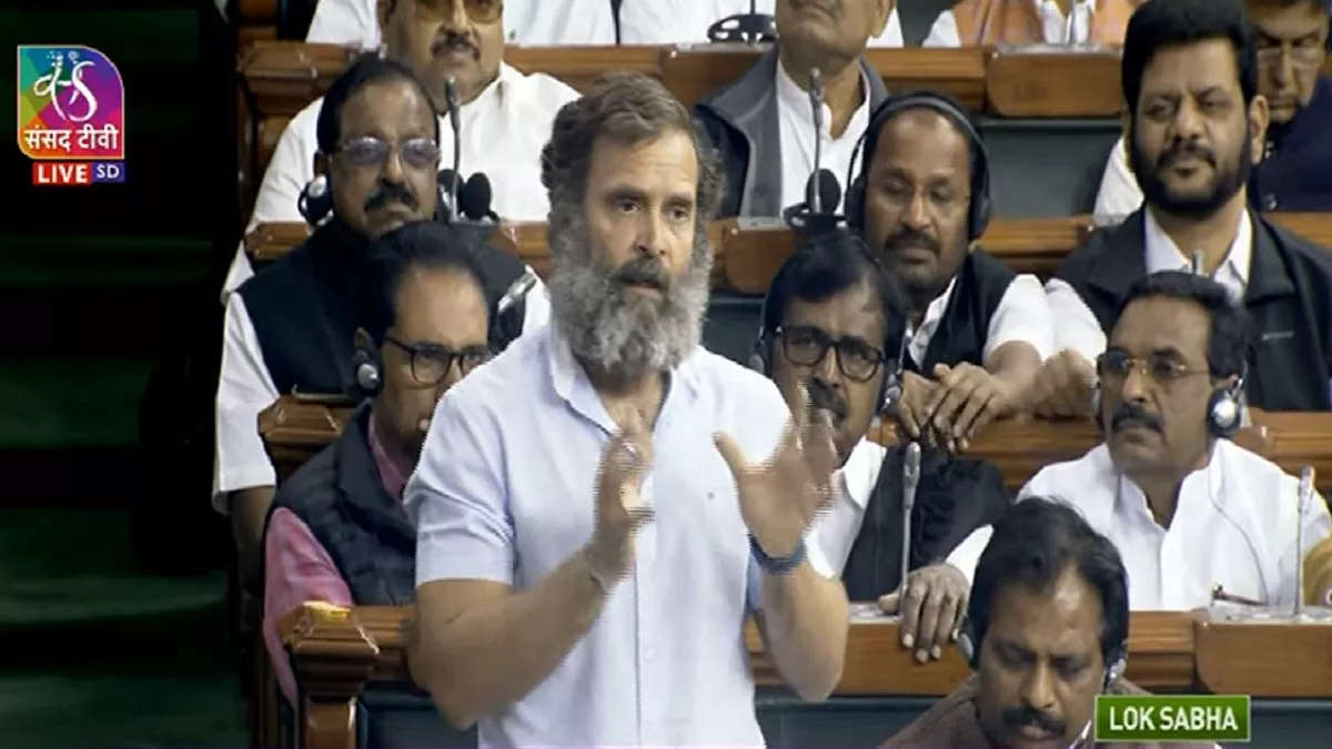 संसद में केंद्र सरकार पर बरसे राहुल गांधी