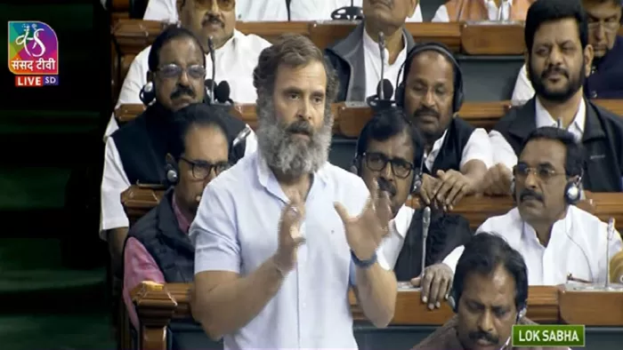 संसद में केंद्र सरकार पर बरसे राहुल गांधी
