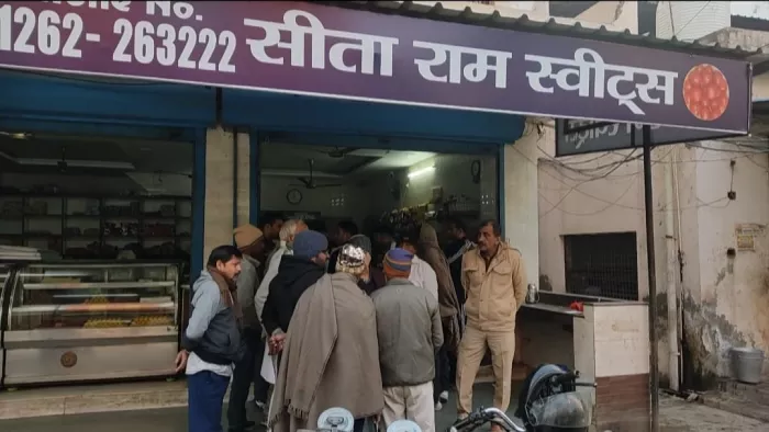 Rohtak News: भाऊ गैंग ने अब सांपला में गोलियां चला हलवाई से मांगी एक करोड़ की रंगदारी।