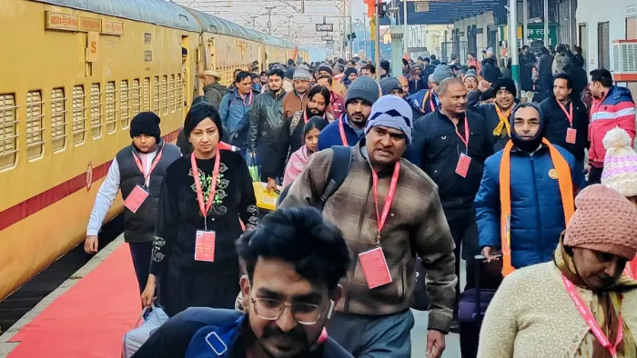अयोध्या धाम जाने के लिए लुधियाना रेलवे स्टेशन पहुंचे श्रद्धालु; राममय हुआ माहौल