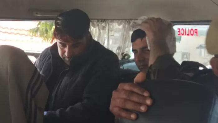 हमले में हेड कांस्टेबल का सिर फट गया। जागरण