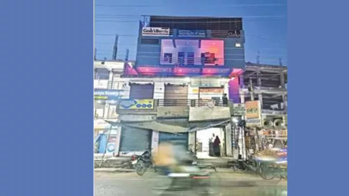 गोरखुपर में जिस्मफरोशी के धंधे का हुआ भंडाफोड़।