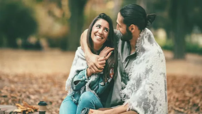 Valentine Week पर प्राइवेसी को ध्यान में रखकर कहें दिल की बात। ( Pic Courtesy : Freepik/META AI)