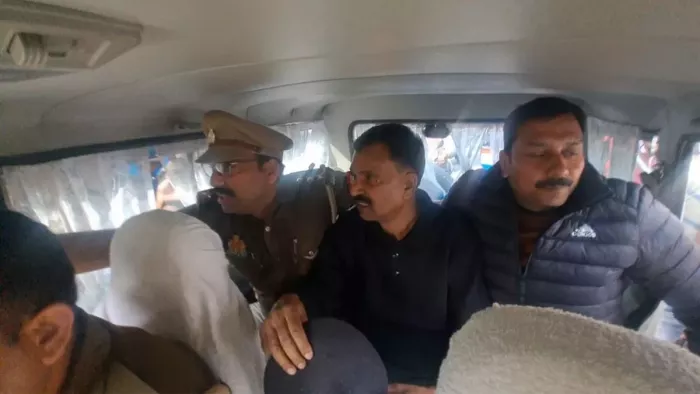 दुष्कर्म के आरोप में कांग्रेस सांसद राकेश राठौर गिरफ्तार। जागरण