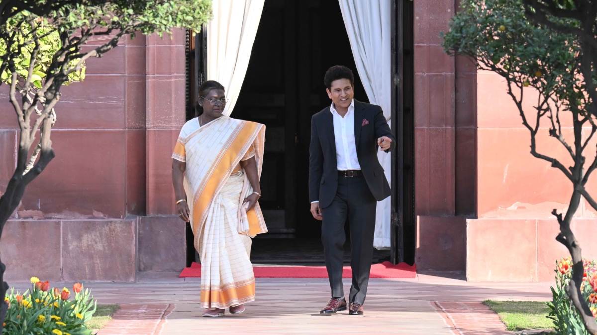 sachin tendulkar meets president droupadi murmu rashtrapati bhavan anjali tendulkar sara tendulkar