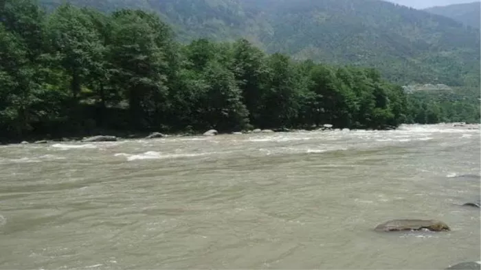 केवल मानसून में ही सतलुज और ब्यास नदियों से पाकिस्तान को छोड़ा जाता है पानी। (फाइल फोटो)