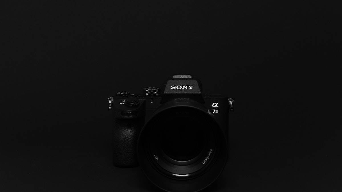 https://www.jagranimages.com/images/newimg/07032023/07_03_2023-amazon_holi_sale_on_sony_cameras_23349764.jpg