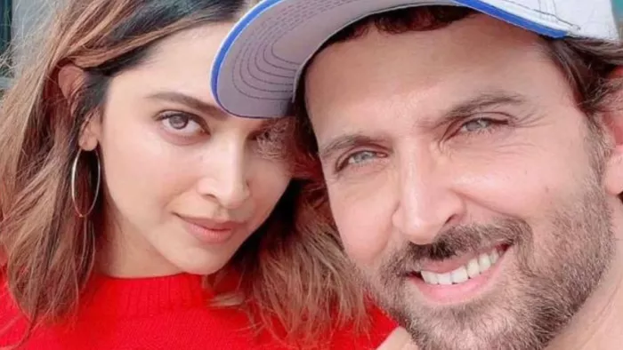 Hrithik Roshan Wrap Up Fighter Schedule Actor Shared a Video With Crew and Director Siddharth Aanand/Instagram