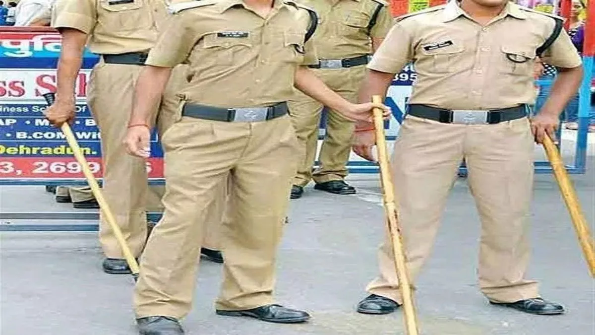 Holi 2023: हुड़दंग करने वालों के विरुद्ध पुलिस सख्ती से निपटेगी।