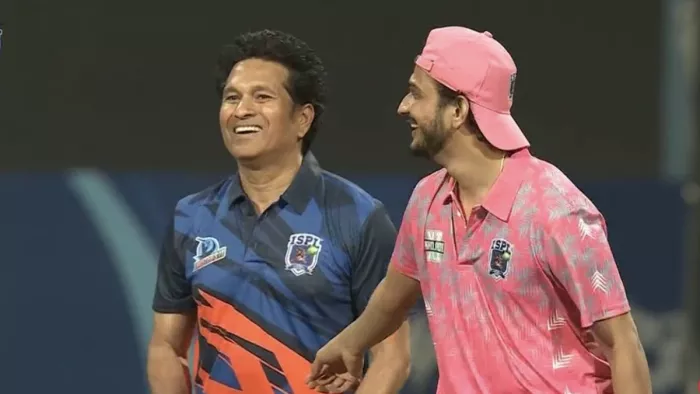 Munawar Faruqui ने Sachin Tendulkar का लिया विकेट।