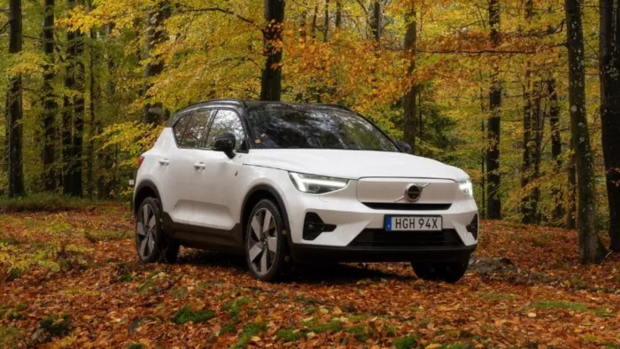 Volvo XC40 Recharge का सिंगल मोटर वेरिएंट लॉन्च किया गया है।