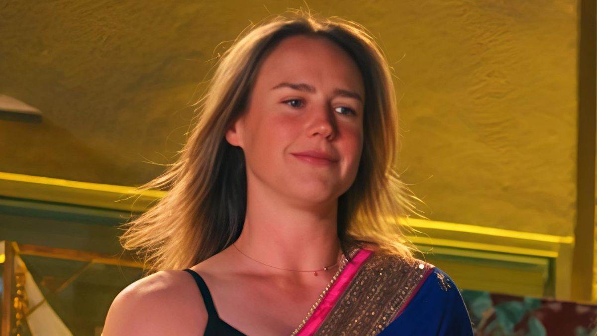 https://www.jagranimages.com/images/newimg/07032025/07_03_2025-ellyse_sari_23896270.jpg