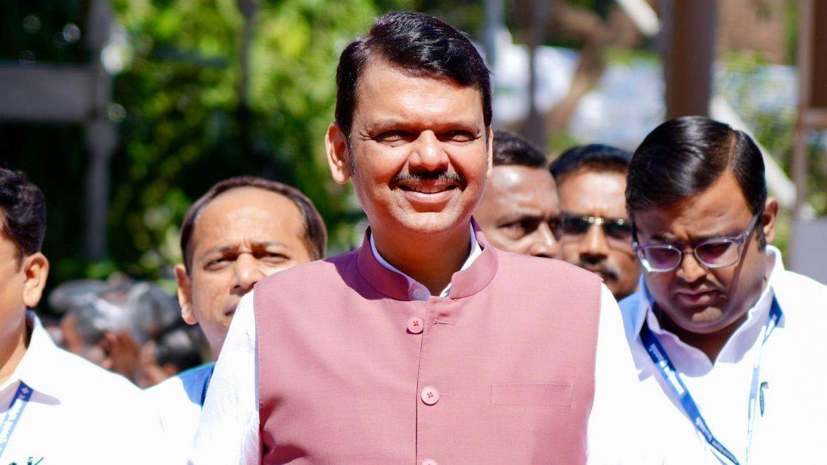 https://www.jagranimages.com/images/newimg/07032025/07_03_2025-fadnavis_vs_uddhav_23896299.jpg