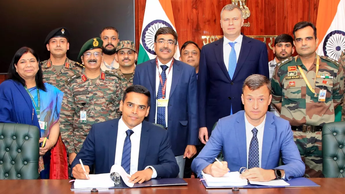 T-72 टैंक उड़ाएंगे दुश्मनों की नींद, भारत और रूस में हुआ इतने करोड़ का सौदा  - India to Buy Engines for T72 Tanks from Russia Under 24 Million Dollar  Deal Rosoboronexport