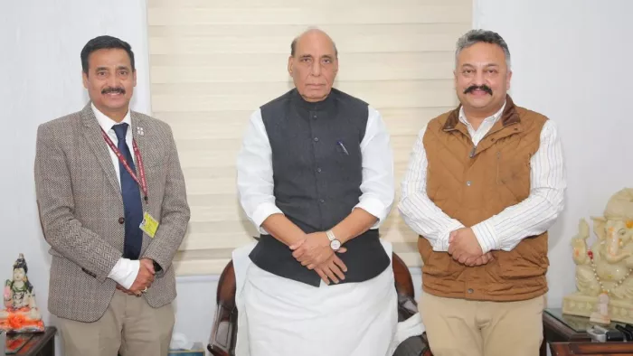 Himachal News: शिक्षा मंत्री रोहित ठाकुर ने राजनाथ सिंह से की मुलाकात।