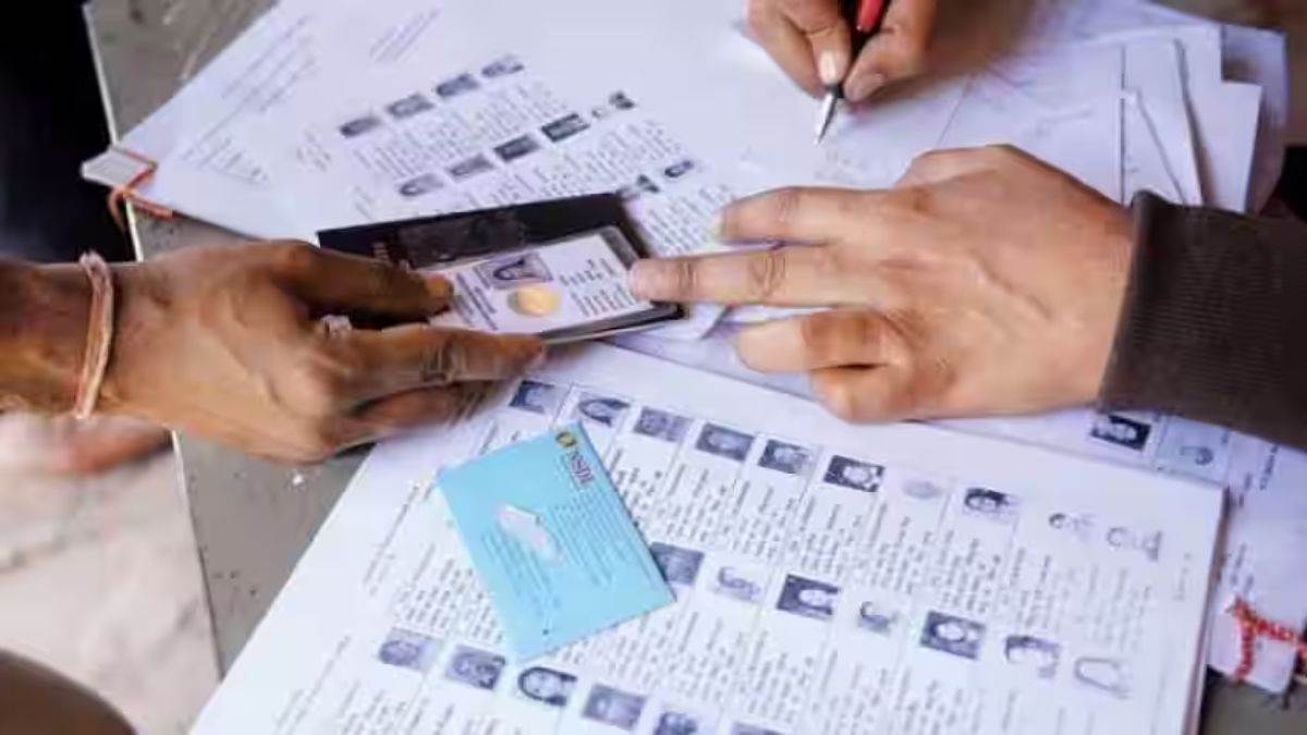 https://www.jagranimages.com/images/newimg/07032025/07_03_2025-voter_list_revision_23896421.jpg